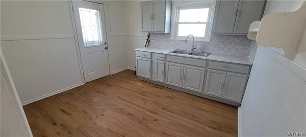 $1,500 | 3553 Sherwood Avenue, Niagara Falls, NY 14301