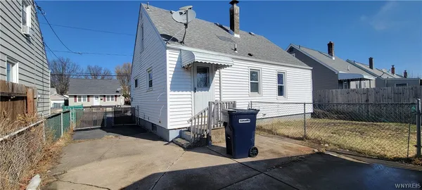 $1,500 | 3553 Sherwood Avenue, Niagara Falls, NY 14301