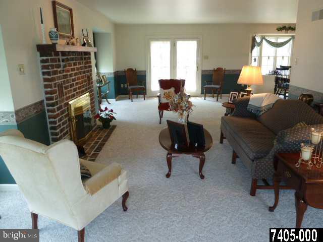 640 Woodside Road York, PA 17406 - Photo 3 of 25 Gallery Image 3