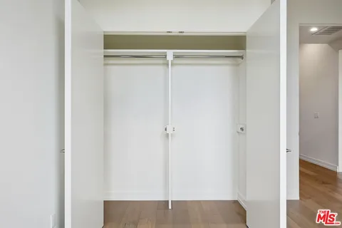 $7,500 | 1041 North Spaulding Avenue, Unit 203, Los Angeles, CA 90046