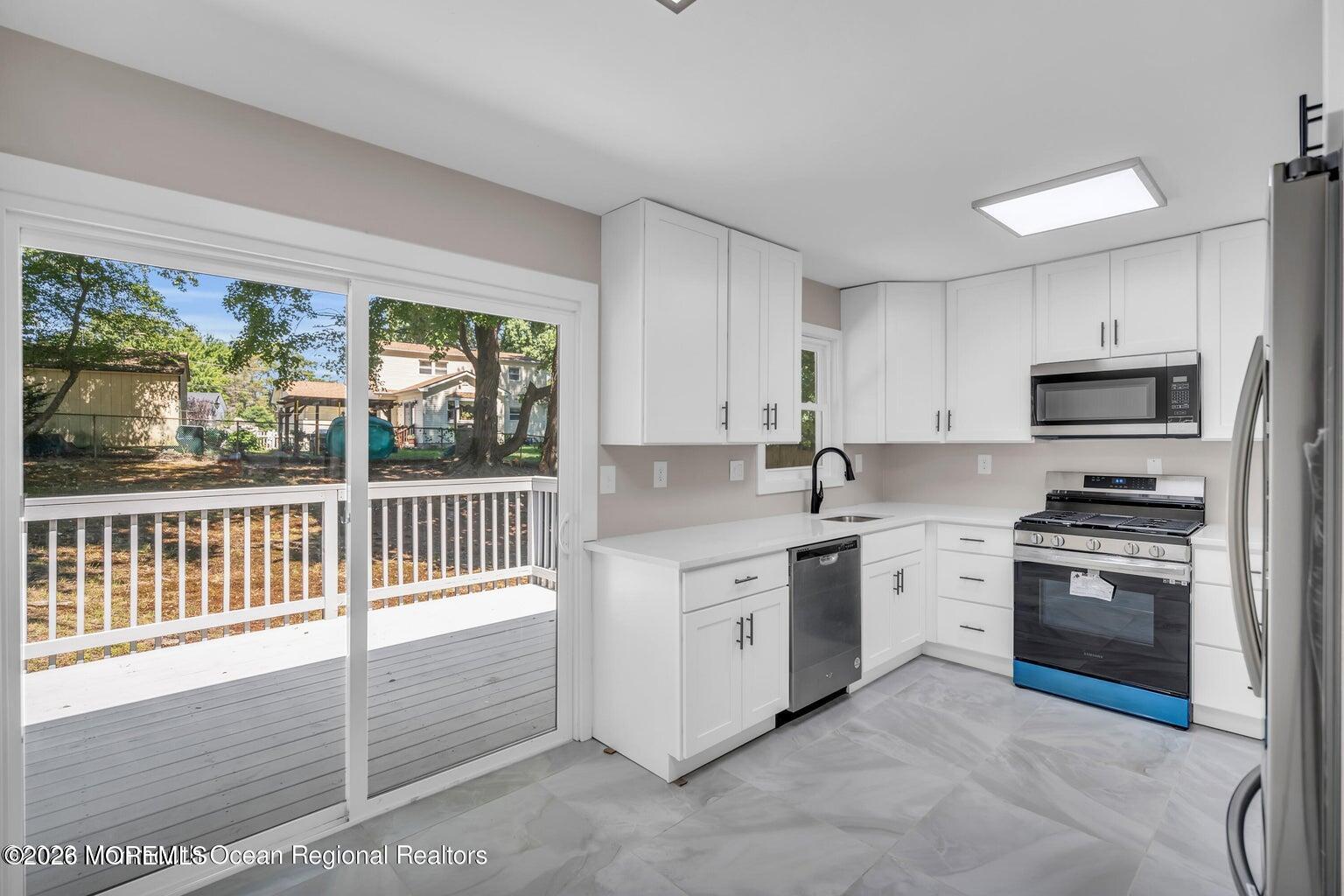 1016 Woodlane Road Jackson, NJ 08527 - Photo 13 of 24 1016 Woodlane 12