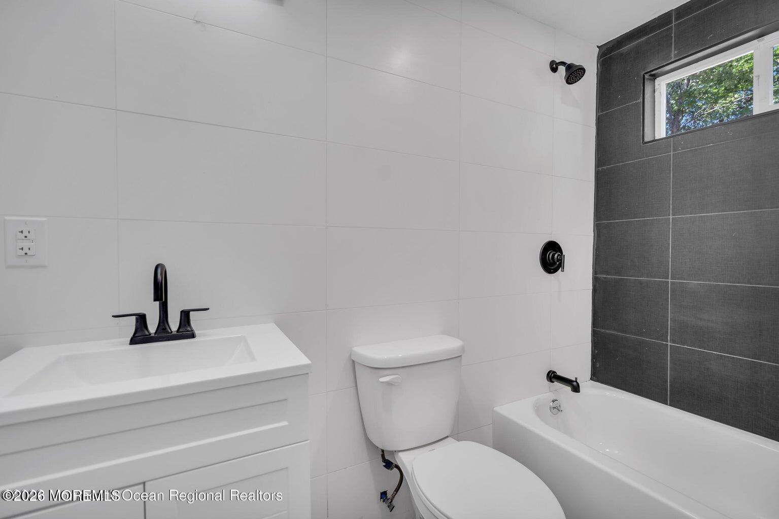 1016 Woodlane Road Jackson, NJ 08527 - Photo 17 of 24 1016 Woodlane 8