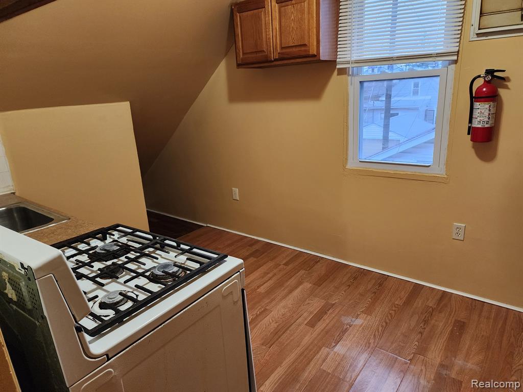 12020 Charest Street, Unit 2 Hamtramck, MI 48212 - Photo 14 of 21