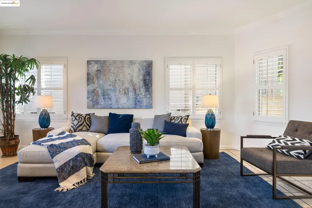 $1,095,000 | 5668 Buena Vista Avenue, Oakland, CA 94618