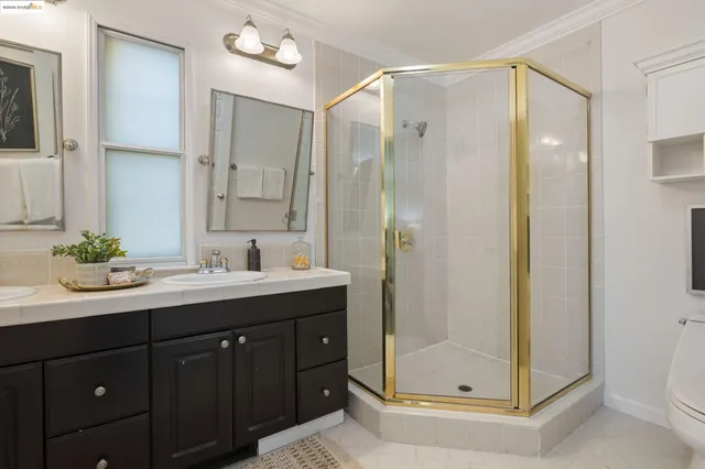 $1,095,000 | 5668 Buena Vista Avenue, Oakland, CA 94618