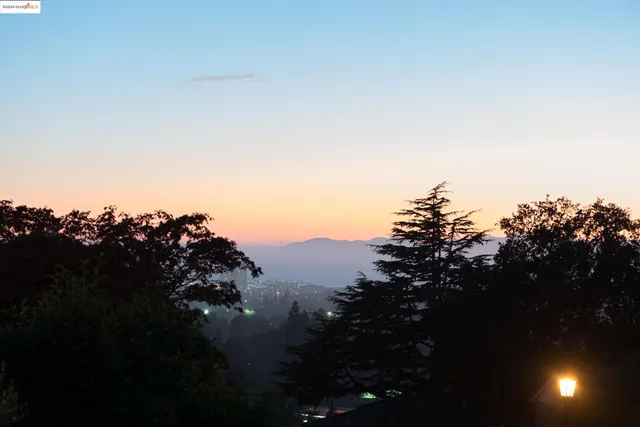 $1,095,000 | 5668 Buena Vista Avenue, Oakland, CA 94618