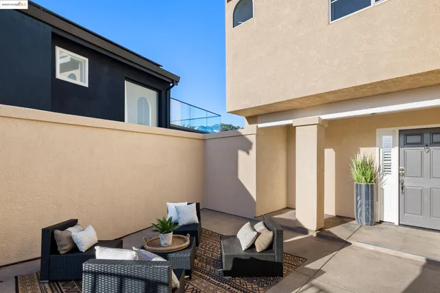 $1,095,000 | 5668 Buena Vista Avenue, Oakland, CA 94618