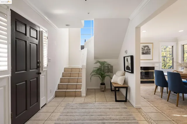 $1,095,000 | 5668 Buena Vista Avenue, Oakland, CA 94618