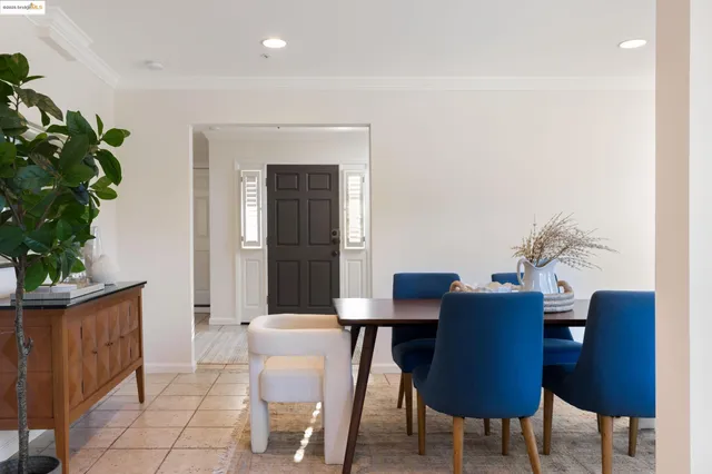 $1,095,000 | 5668 Buena Vista Avenue, Oakland, CA 94618