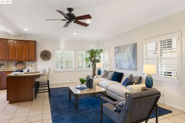 $1,095,000 | 5668 Buena Vista Avenue, Oakland, CA 94618