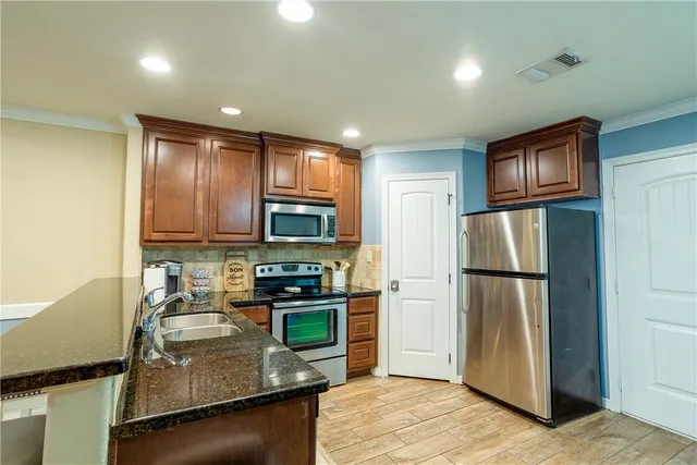 $3,200 | 731 Dominik Drive, College Station, TX 77840