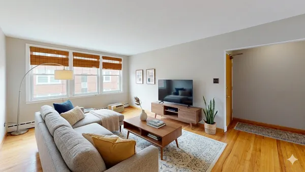 $1,900 | 2410 West Farragut Avenue, Unit 3B, Chicago, IL 60625