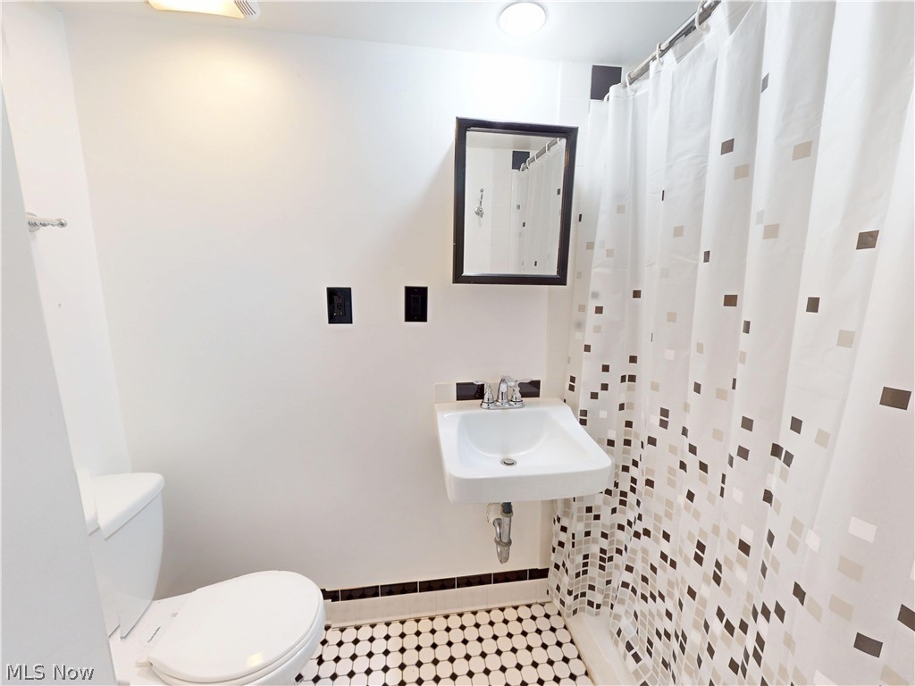 5972 Crossview Road Seven Hills, OH 44131 - Photo 27 of 34 Gallery Image 27