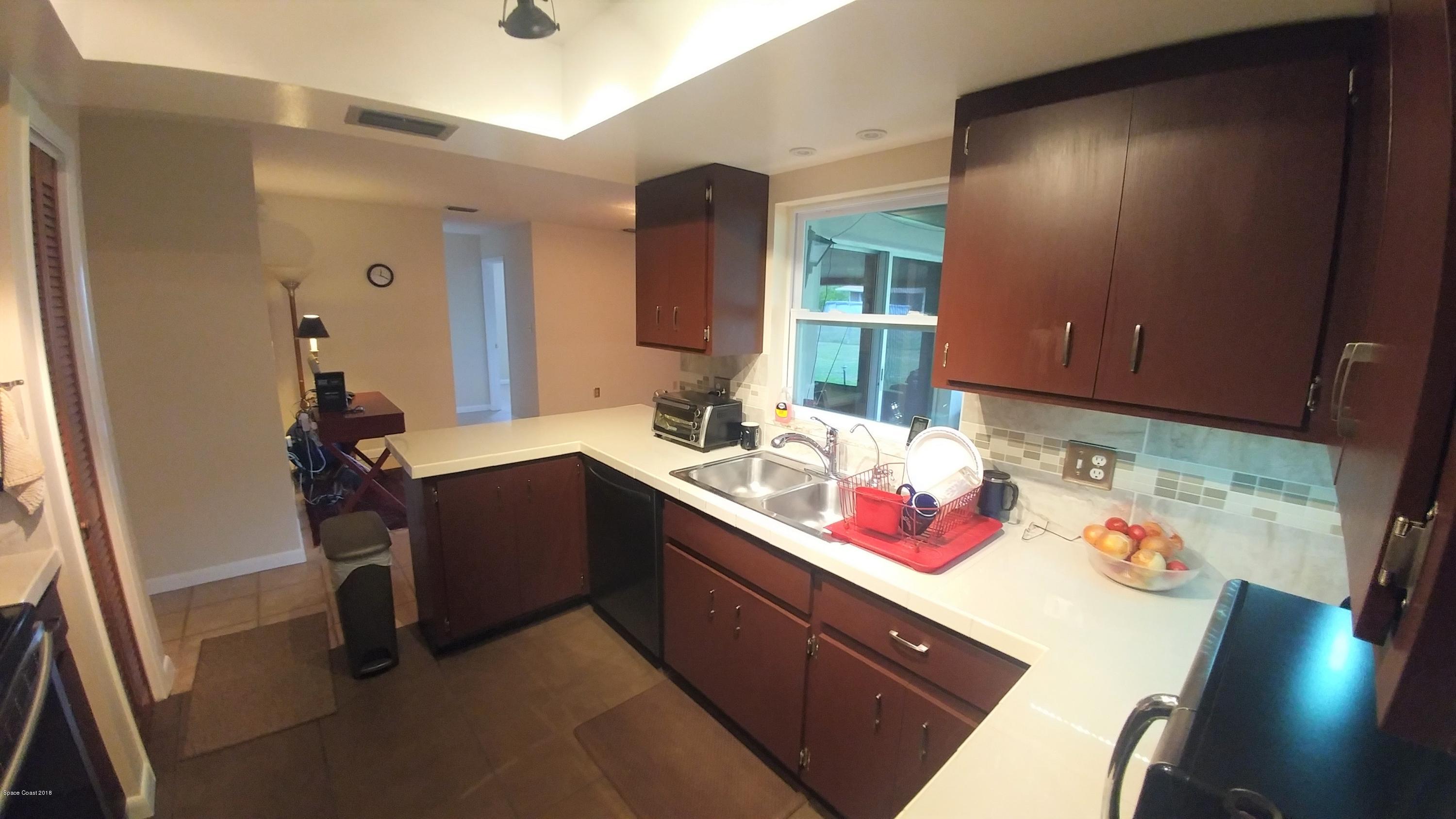 826 Cochran Road Southeast Palm Bay, FL 32909 - Photo 17 of 31 0501181218