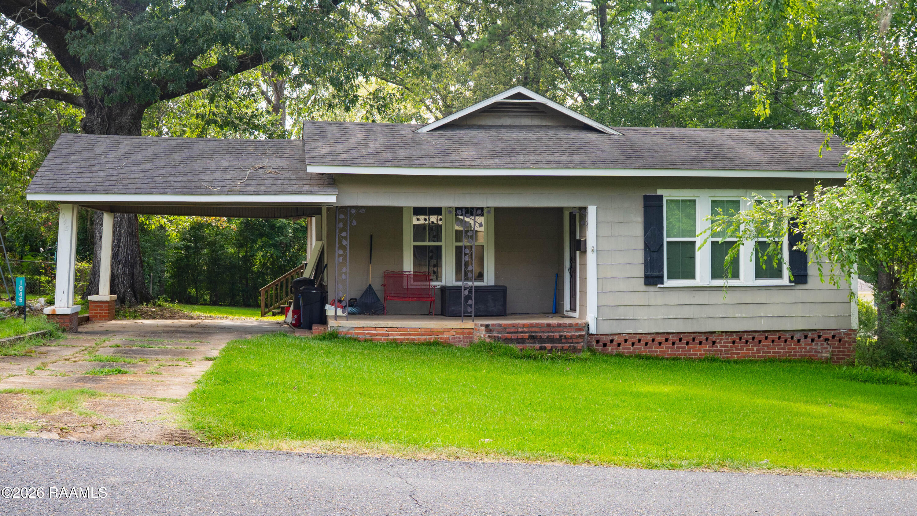 1045 North Capitol Street Many, LA 71449 - Photo 1 of 16 front elevation