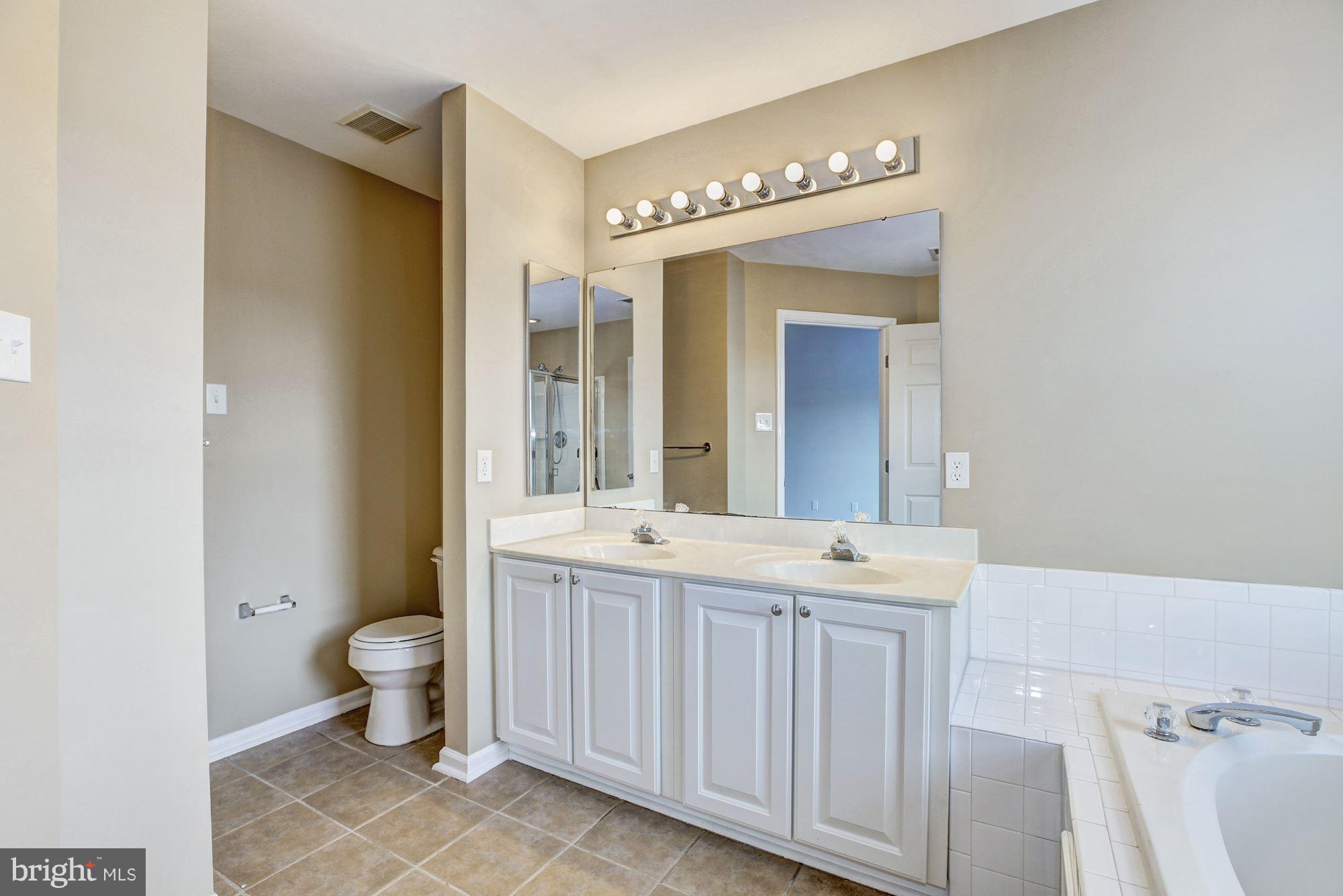 4628 Ripley Manor Terrace Olney, MD 20832 - Photo 21 of 30 Bath (Master)