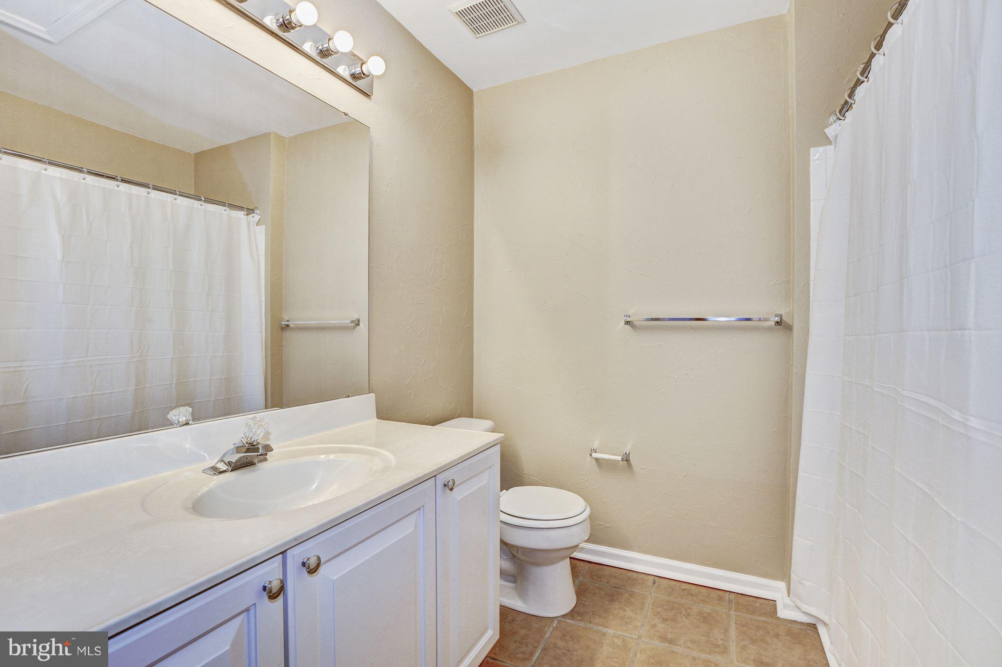 4628 Ripley Manor Terrace Olney, MD 20832 - Photo 25 of 30 Bath