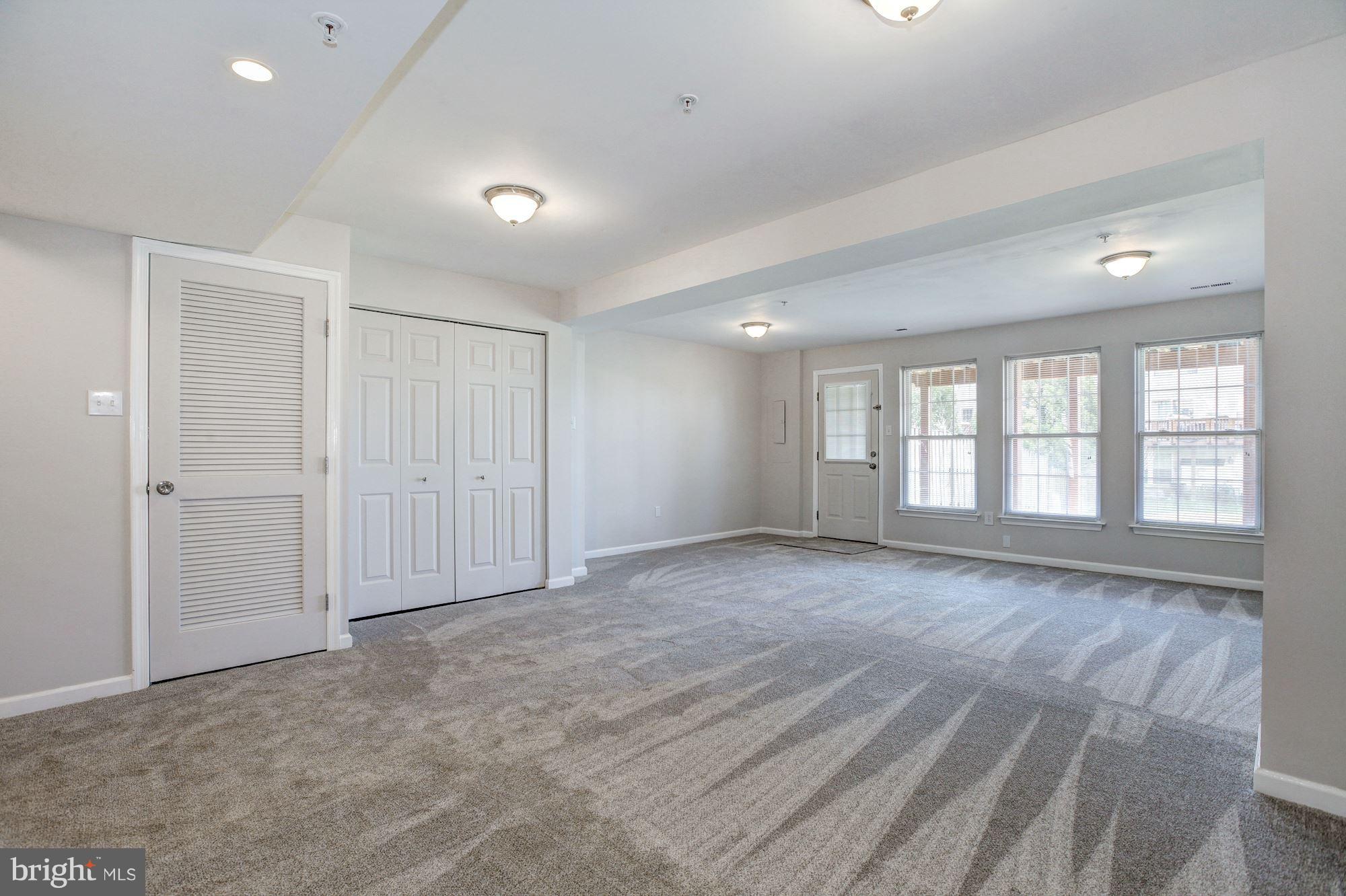 4628 Ripley Manor Terrace Olney, MD 20832 - Photo 5 of 30 Living Room