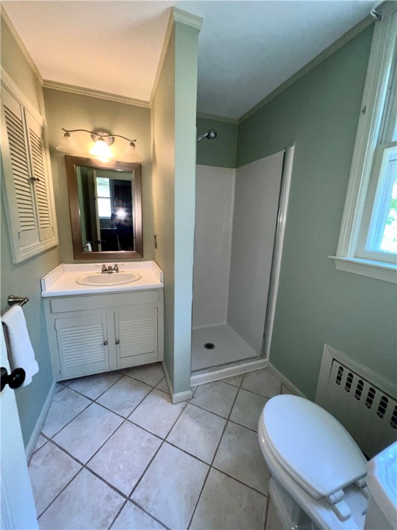 22 Channing Street Newport, RI 02840 - Photo 18 of 40 Full bathroom off kitchen