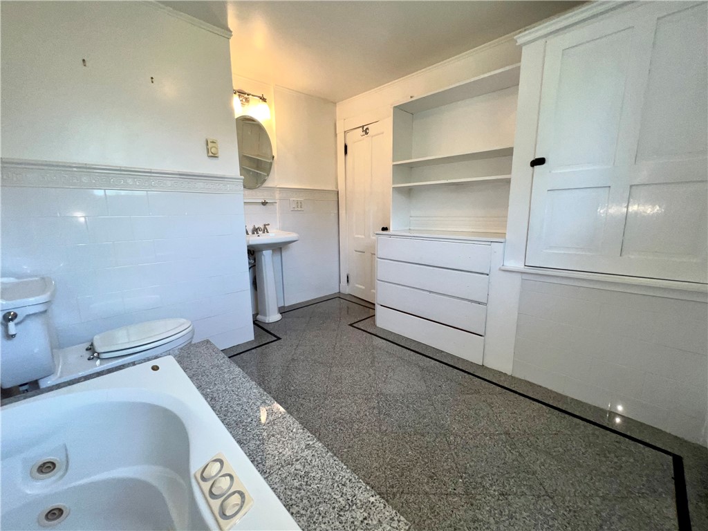 22 Channing Street Newport, RI 02840 - Photo 30 of 40 Bathroom