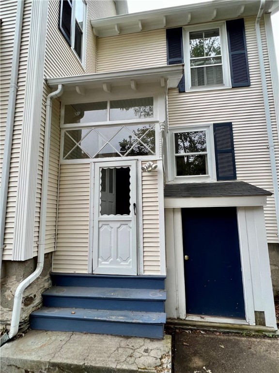 22 Channing Street Newport, RI 02840 - Photo 39 of 40 Side entry