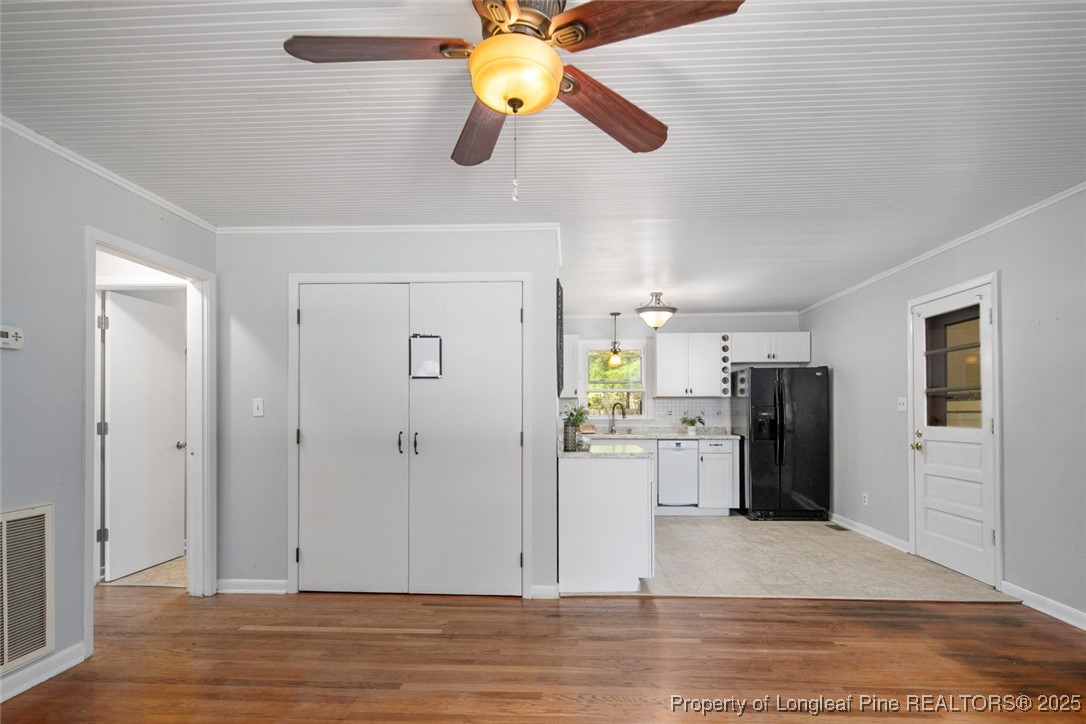 422 Porter Road Hope Mills, NC 28348 - Photo 8 of 25 Gallery Image 8