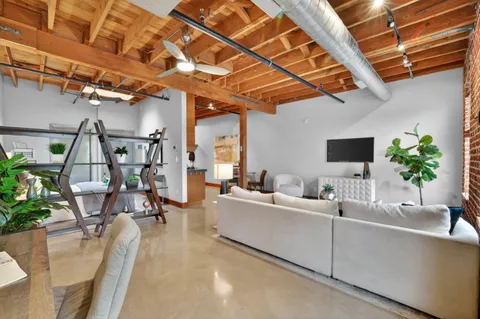 $518,000 | 1725 14th Street, Unit 206, Sacramento, CA 95811