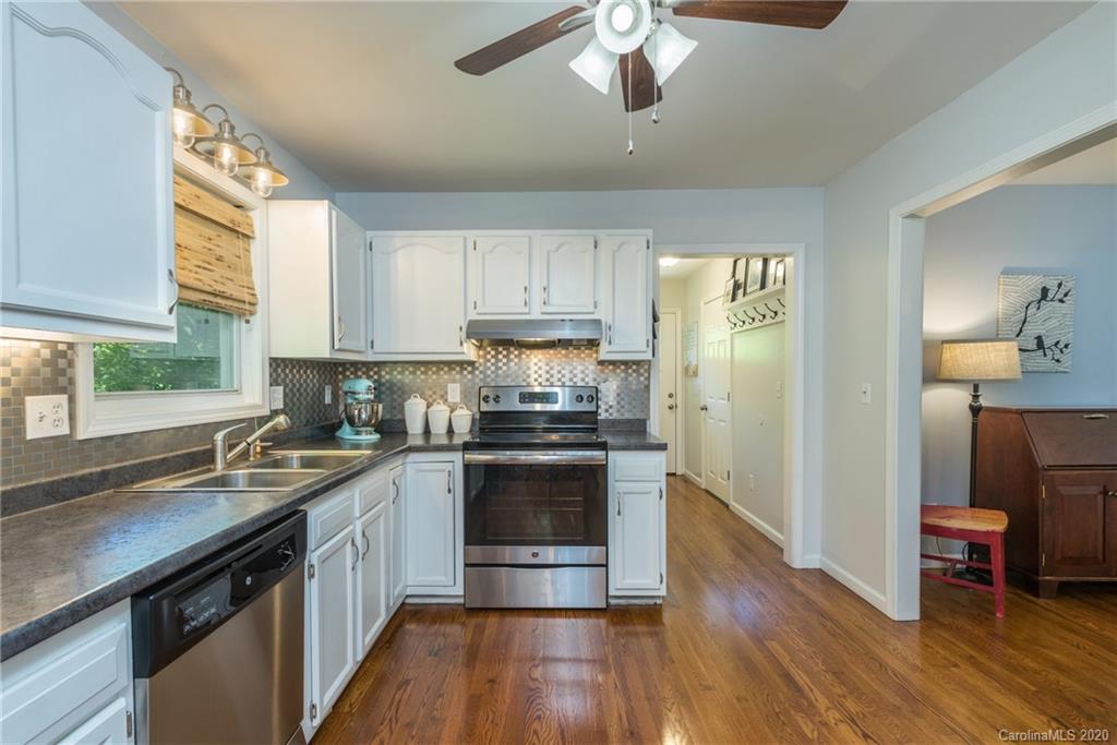 88 Johnny Marlow Road Fairview, NC 28730 - Photo 15 of 37 Gallery Image 15