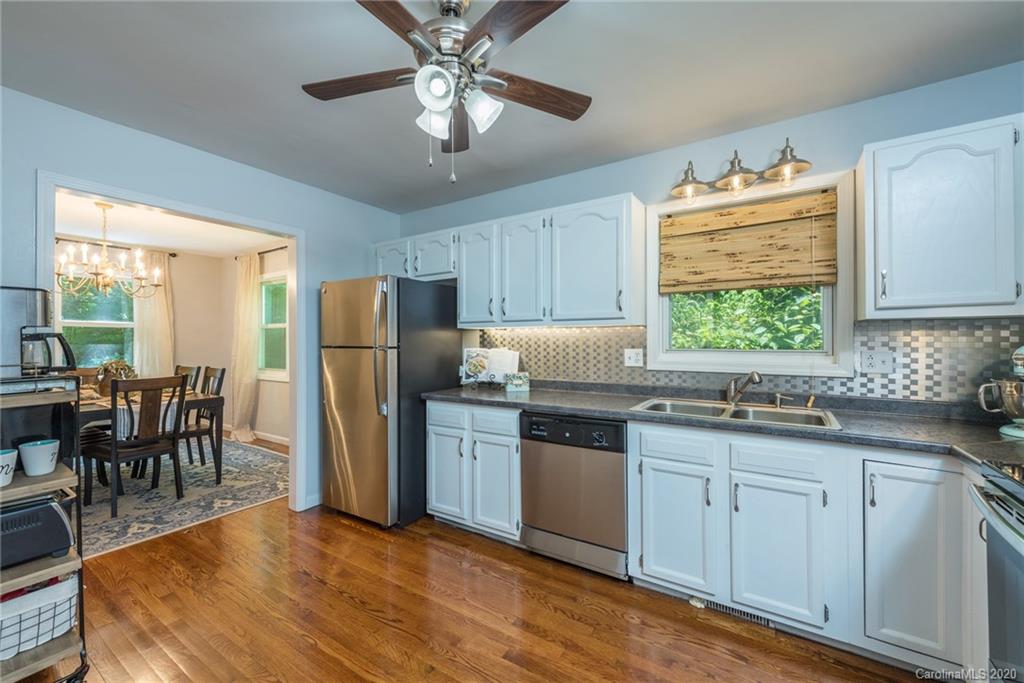 88 Johnny Marlow Road Fairview, NC 28730 - Photo 16 of 37 Gallery Image 16
