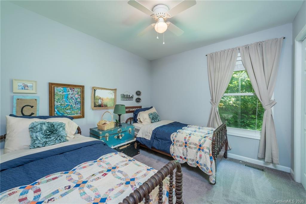 88 Johnny Marlow Road Fairview, NC 28730 - Photo 18 of 37 Gallery Image 18