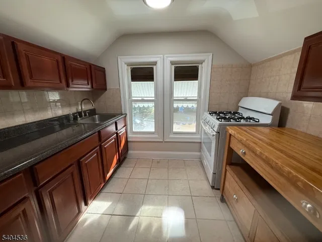 $1,775 | 232-238 Claremont Avenue, Unit 3, Verona, NJ 07044