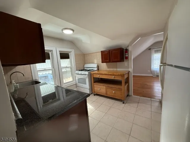 $1,775 | 232-238 Claremont Avenue, Unit 3, Verona, NJ 07044