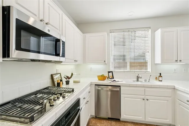 $849,900 | 24150 View Pointe Lane, Valencia, CA 91355