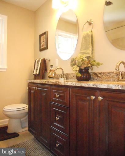 6710 Queens Ferry Road Baltimore, MD 21239 - Photo 17 of 25 Bath