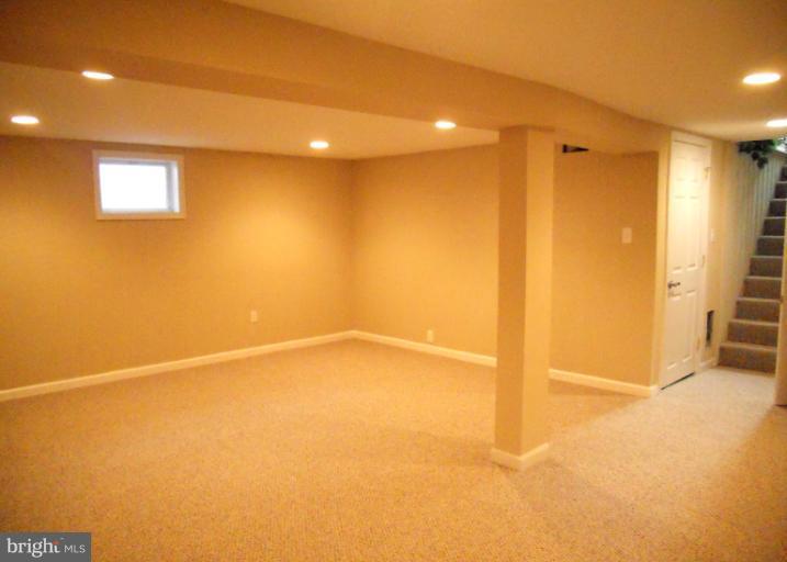 6710 Queens Ferry Road Baltimore, MD 21239 - Photo 21 of 25 Family Room