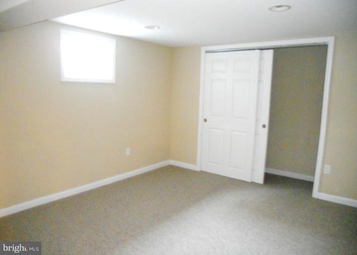 6710 Queens Ferry Road Baltimore, MD 21239 - Photo 4 of 25 Interior (General)