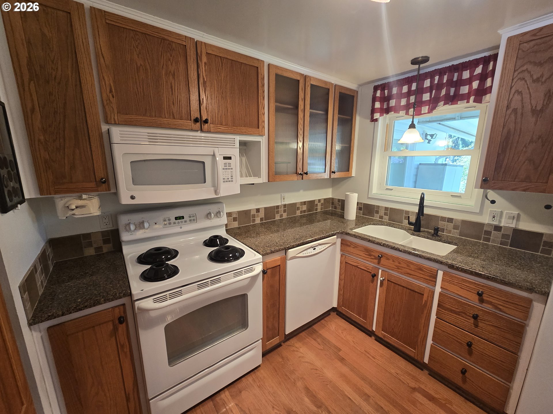 1289 Astor Way Woodburn, OR 97071 - Photo 11 of 34