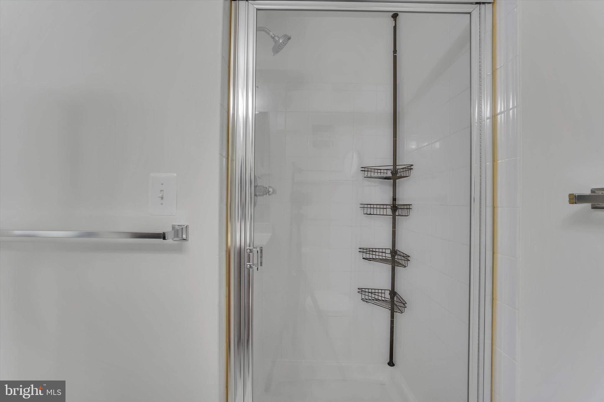 1516 North Point Drive, Unit 1 Reston, VA 20194 - Photo 20 of 32 Secondary Full Bath