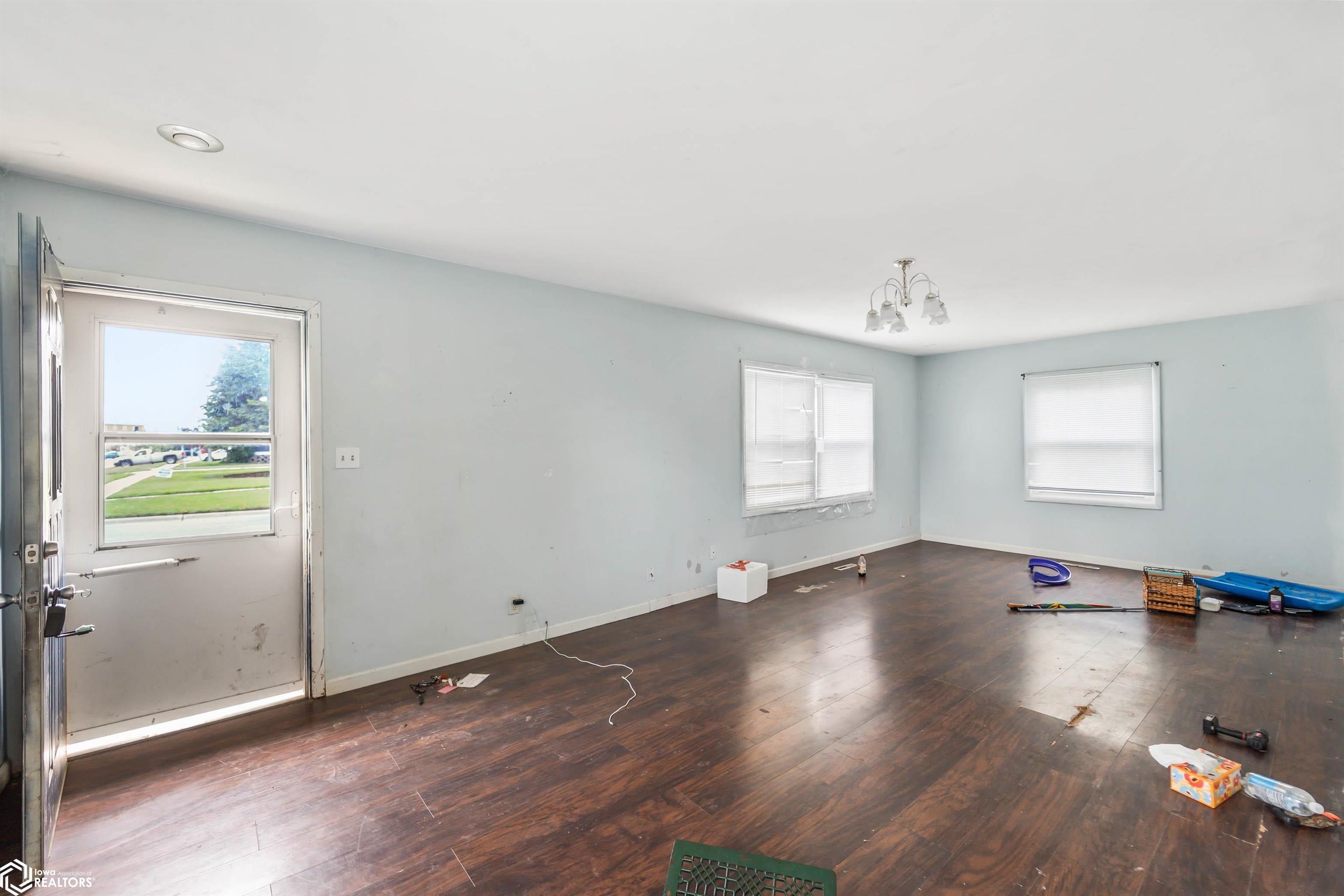 935 Spring Street Grinnell, IA 50112 - Photo 4 of 41 Gallery Image 4