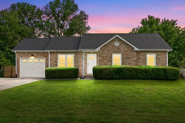 $1,675 | 227 Short Street, Clarksville, TN 37042