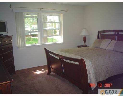 170 Evergreen Road, Unit 3A Metuchen, NJ 08840 - Photo 5 of 6 Gallery Image 5