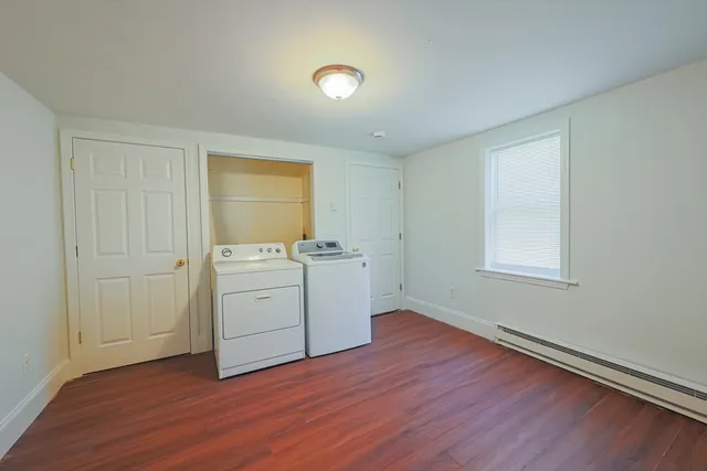 a view of utility room