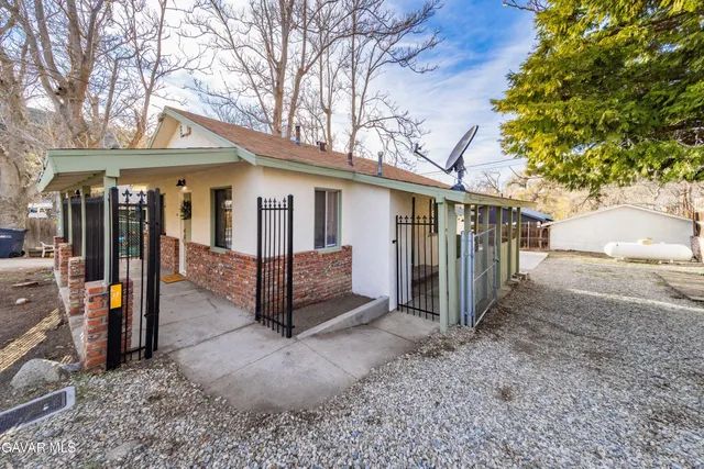 $319,000 | 43697 Trail M, Lake Hughes, CA 93532