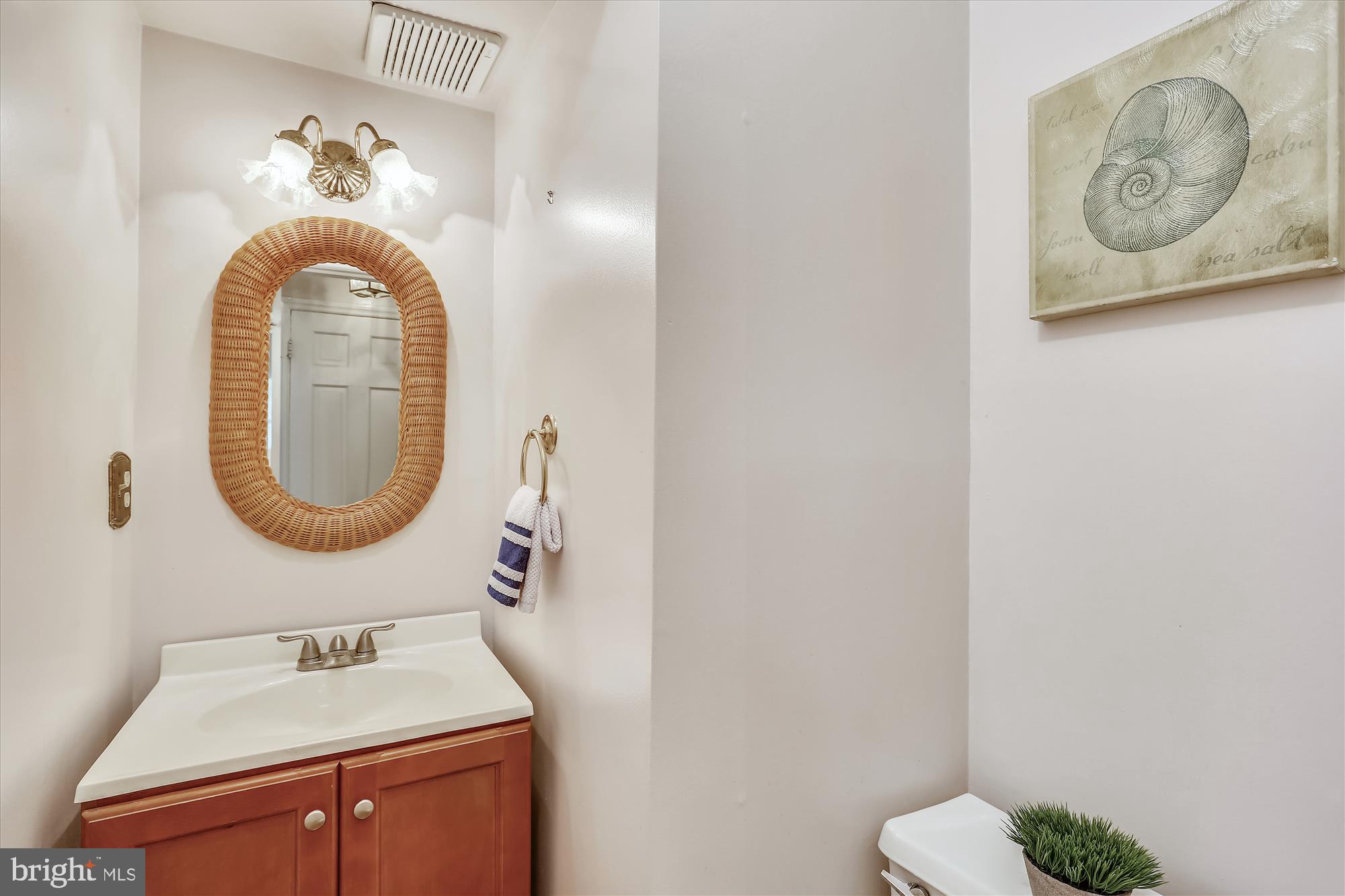 4613 Amherst Road College Park, MD 20740 - Photo 25 of 61 Main floor Powder room