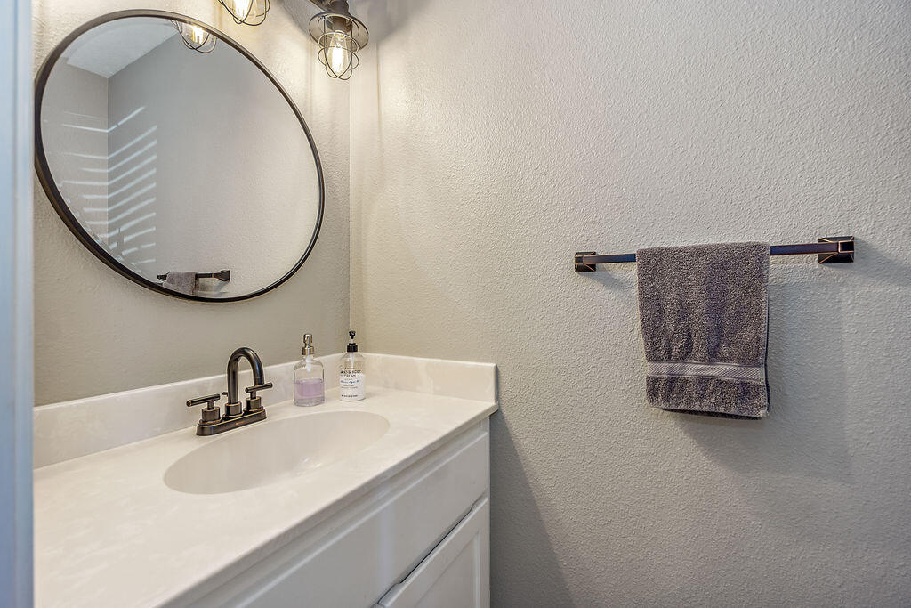 450 Midway Road, Unit 30 Medford, OR 97501 - Photo 20 of 28 MR(21)