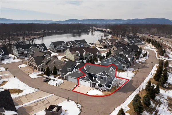 $724,900 | 329 River Pointe, La Crosse, WI 54601