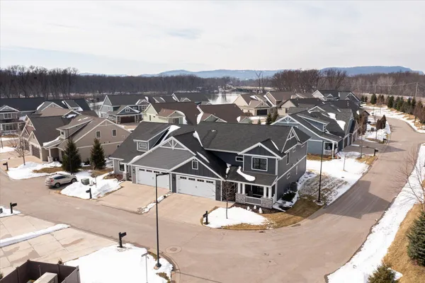 $724,900 | 329 River Pointe, La Crosse, WI 54601