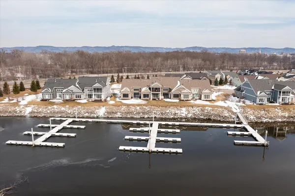 $724,900 | 329 River Pointe, La Crosse, WI 54601