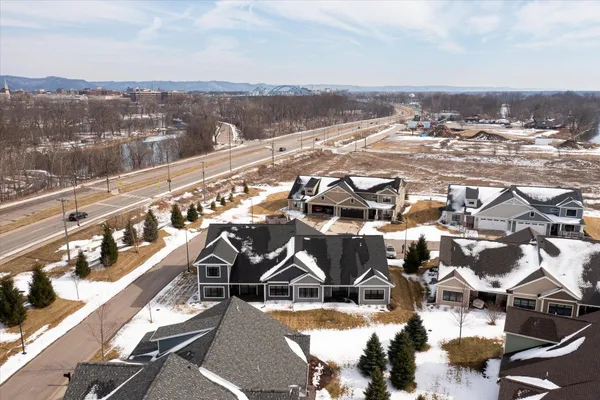 $724,900 | 329 River Pointe, La Crosse, WI 54601