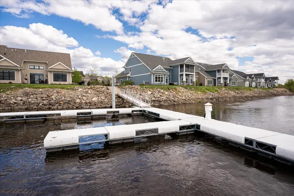 $699,900 | 329 River Pointe, La Crosse, WI 54601